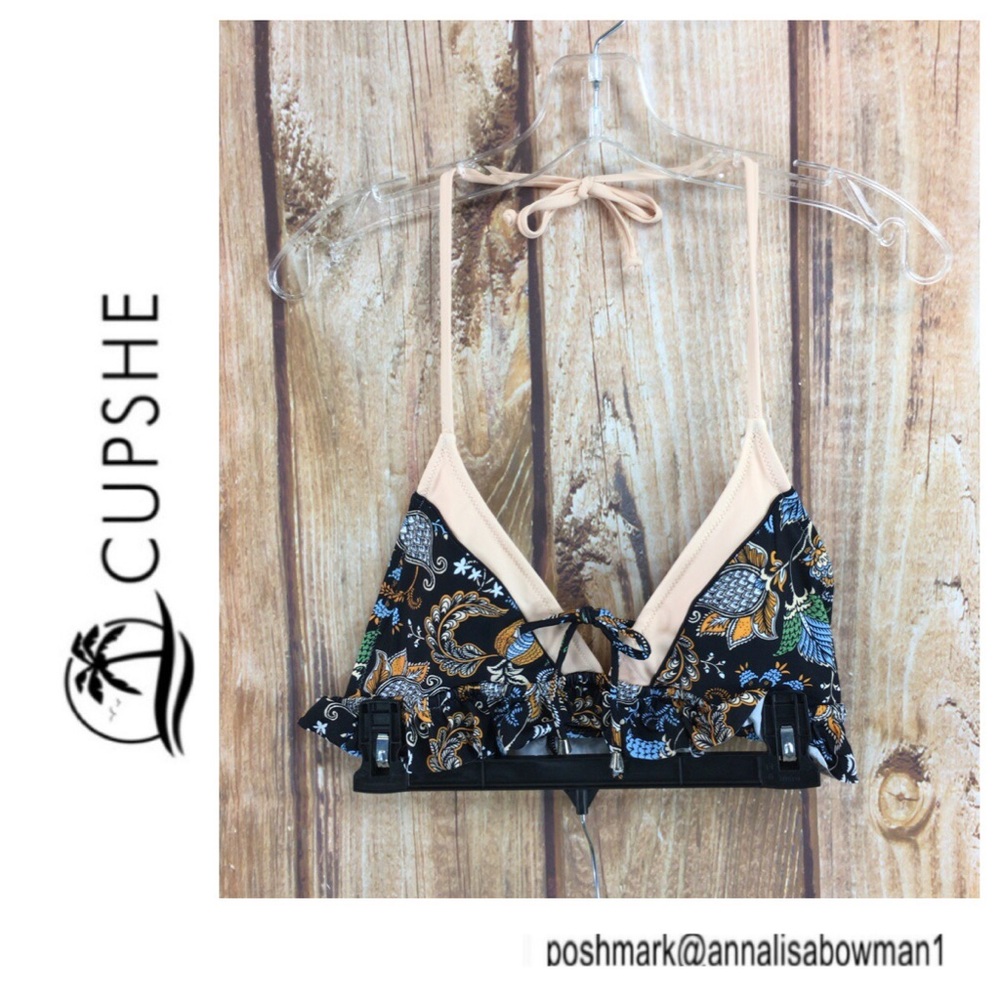 💸Cupshe Black Ruffed Bikini Top size Small